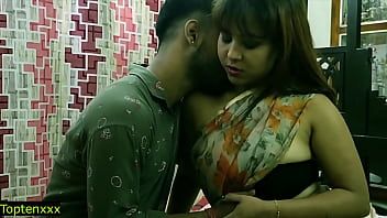 Reproduzir Indiana linda modelo gostosa de sexo com rapaz adolescente em casa! com áudio hindi claro! sexo sharee