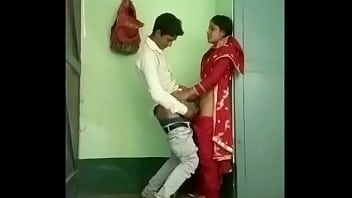 Putar India hot milf bhabhi berhubungan seks xxx dengan anak laki-laki lugu