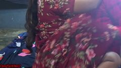 Afspelen Step-mom Bhavi's verboden desi-sekstape met stiefzoon