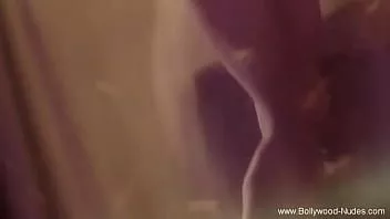 تشغيل بوليوود فاتنة الراقصة تهز الشعور باللحظات