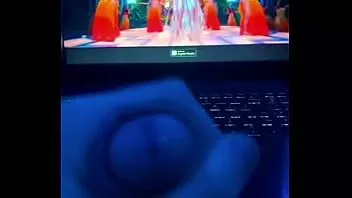 Abspielen Indischer Chef fickt seine jugendlich Shemale-Sekretärin auf dem berühmten Lied von Nora Fatehi Kusu Kusu