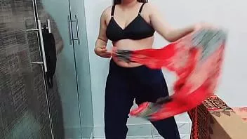 play Menina paquistanesa videochamada ao vivo striptease dança nua na demanda do cliente de videochamada