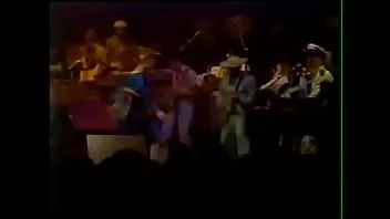 Afspelen K!d creools en de kokosnoten - live 1982