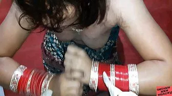 play 妻は夫を騙し、妻は上司のチンポを口に入れ、結婚記念日を迎えます
