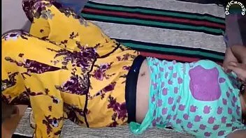 Abspielen College-Mädchen und Freund Hardcore-Sex-Video-Amateur-Cam