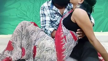 play Menikmati seks softcore dengan pembantu baruku