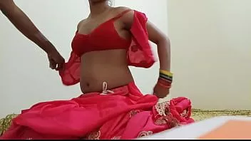 play Hete indiase desi village new merid bhabhi bedroog haar man en werd geneukt door stiefbroer op heldere hindi audio