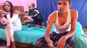 play Mmf houdt van niets meer dan twee harde pikken in het strakke poesje, 3some xxx video Bengaals