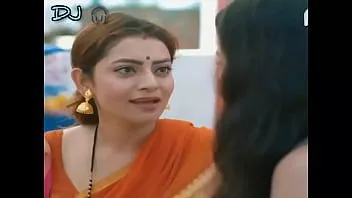 Jouer Indien nri chaud bhabhi ne voisins kr amis ke sath sexe kiya