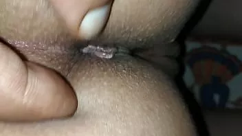 Jouer Bhabhi indien enculé avec un gémissement fort