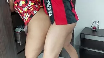 play Minha linda madrasta e eu transamos no quarto (muito gostoso)