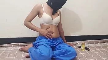 Jouer Masturbation à la maison à l'indienne par aljoly sen