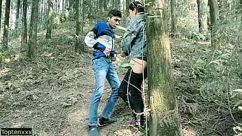 Jouer Rencontres sexuelles en forêt avec son petit ami de 18 ans ! dépêche-toi