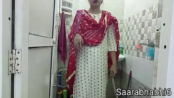 Putar Kakak tiriku memergokiku sedang mandi di kamar mandi secara diam-diam dan bercinta xnxx sendirian
