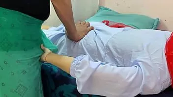 Putar Malkin merencanakan dan menyuruh pelayannya bercinta dengan audio seks hindi