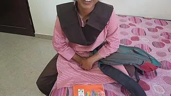play Desi indian fierbinte student a fost dureros dracului cu profesorul în camera de coching în stil dogy și vorbesc cu audio hindi