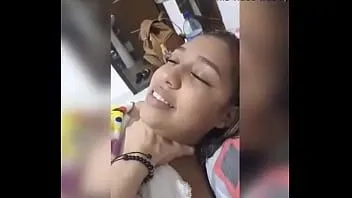 Reproduzir Estou de férias com essa morena de 18 anos, puta, ela adora pau, ela é de nova york