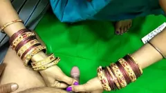 play Desi Aunty Séance de baise indienne chaude avec un garçon arabe