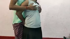 Jouer Village moderne Devar Bhabhi Expérience sexuelle anale rugueuse et douloureuse