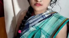 চালান এই সুন্দর ভারতীয় গ্রাম ভাবীর সাথে সত্য দেশি আনন্দের অভিজ্ঞতা অর্জন করুন
