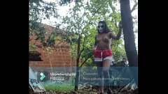 Abspielen Brasilianischer Pornostar wird wild mit interracial Gangbang