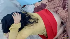Oynat Kocanın Kaba Anal Çıkarılması: Yakalanan karısının kirli sohbeti desi hicap anal seksine yol açar
