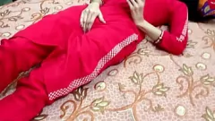 Redare MILF indiană zveltă are sex intens la cățelușă în film Full HD cu vorbire murdară