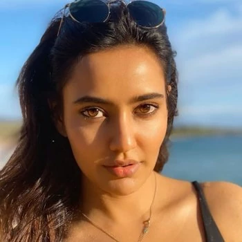 Star du porno Neha Sharma